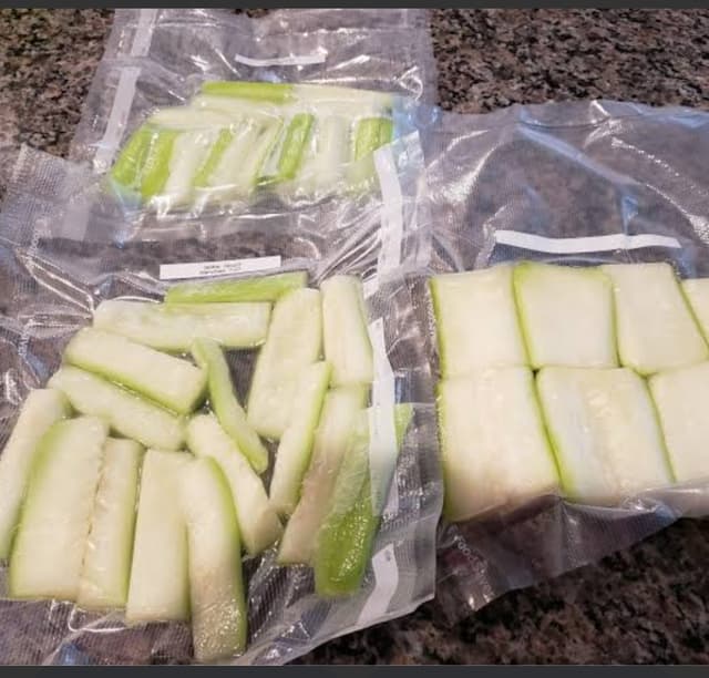 Cuted bottle gourd